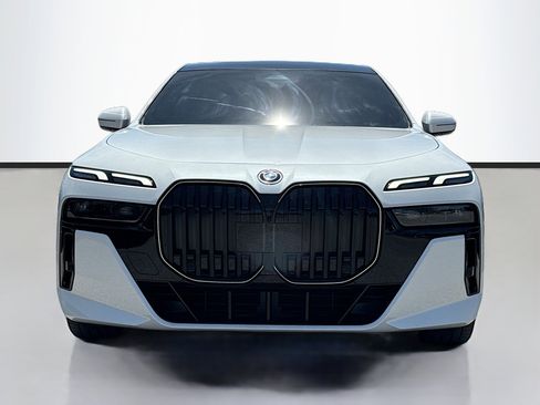 Used 2025 BMW i7 eDrive50 w/ M Sport Package RWD image 8