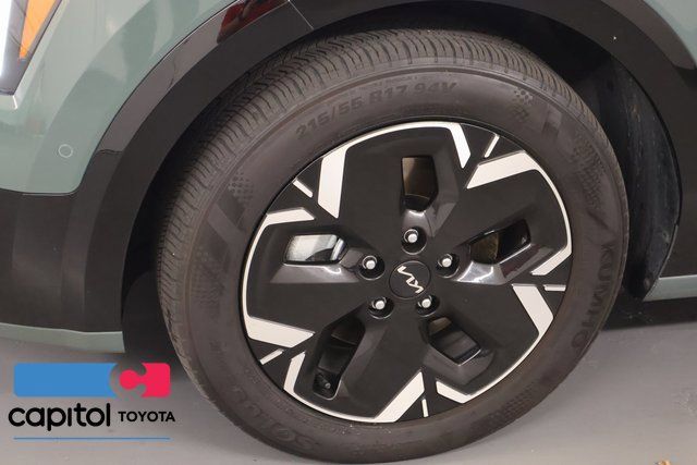 Used 2023 Kia Niro Wave w/ Wave Preserve Package FWD image 8