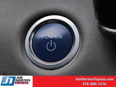 Used 2021 Toyota Highlander Platinum FWD image 22