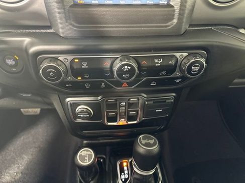 Used 2021 Jeep Wrangler Unlimited Sport image 23