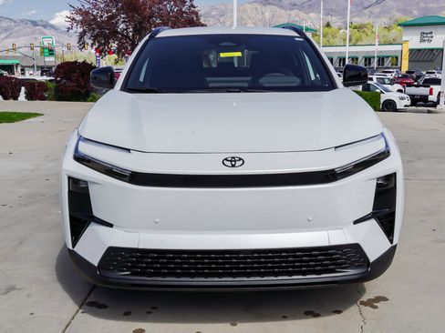 New 2026 Toyota C-HR w/ Cold Weather Package image 3