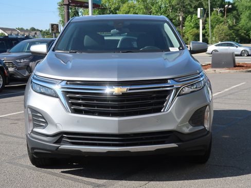 Used 2024 Chevrolet Equinox LT AWD/4WD image 3
