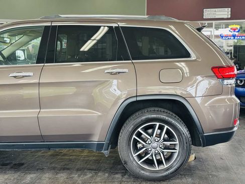 Used 2020 Jeep Grand Cherokee Limited w/ Luxury Group II AWD/4WD image 15
