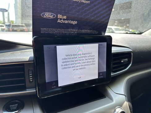 Certified 2022 Ford Explorer XLT w/ Equipment Group 202A AWD/4WD image 25