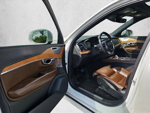Used 2019 Volvo XC90 T8 Inscription w/ Protection Package AWD/4WD image 18