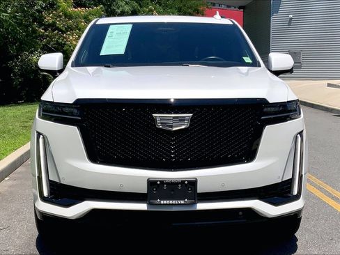 Used 2024 Cadillac Escalade Sport Platinum AWD/4WD image 3