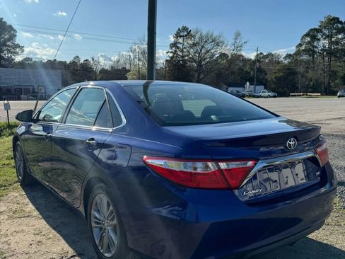 Used 2016 Toyota Camry SE w/ Moonroof Package image 7