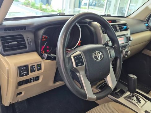 Used 2011 Toyota 4Runner SR5 w/ Convenience Pkg RWD image 10