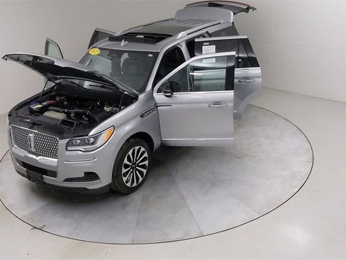 Used 2022 Lincoln Navigator Reserve image 60