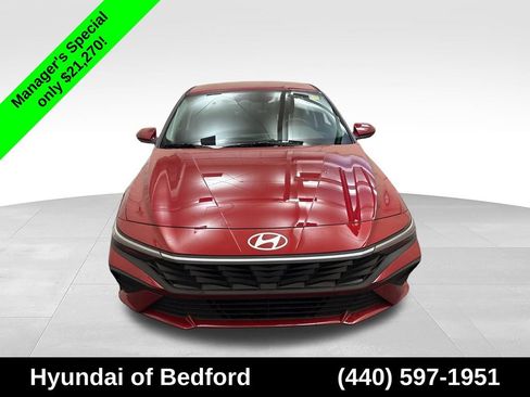 Certified 2026 Hyundai Elantra SE FWD image 2