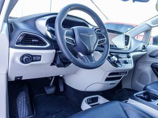 Used 2023 Chrysler Pacifica Touring-L video 2