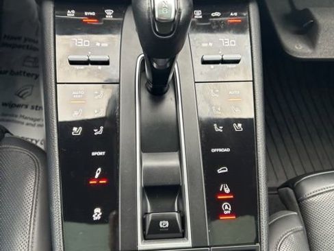 Used 2022 Porsche Macan S image 21