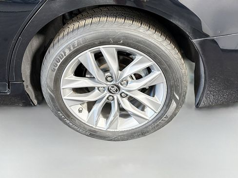 Used 2019 Toyota Avalon XLE w/ Moonroof Package image 37