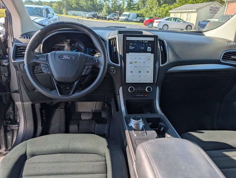 Used 2022 Ford Edge SE w/ Black Appearance Package AWD/4WD image 9