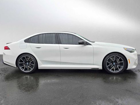 Used 2025 BMW M5 w/ Carbon Package AWD/4WD image 2