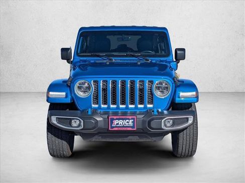 Used 2022 Jeep Wrangler Unlimited Sahara w/ Cold Weather Group image 2