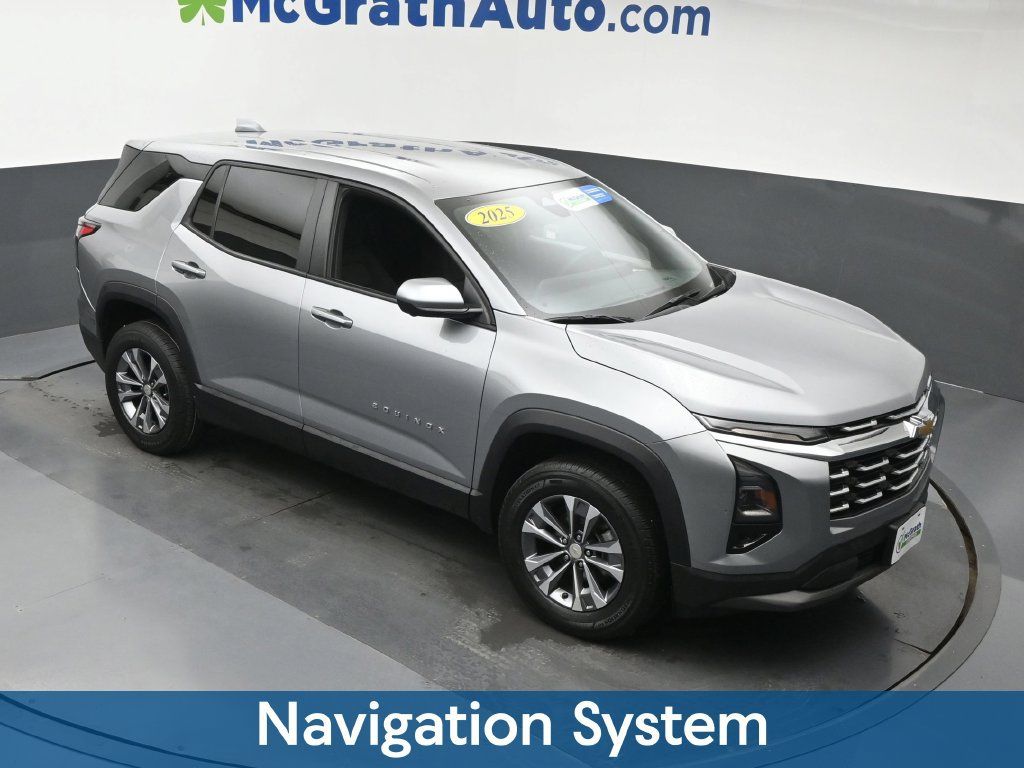 Used 2025 Chevrolet Equinox LT w/ Safety and Technology Package FWD image 3