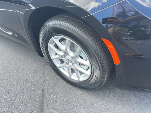 New 2026 Chrysler Pacifica Select image 17