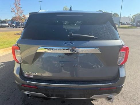 Used 2022 Ford Explorer Limited w/ Equipment Group 301A RWD image 6