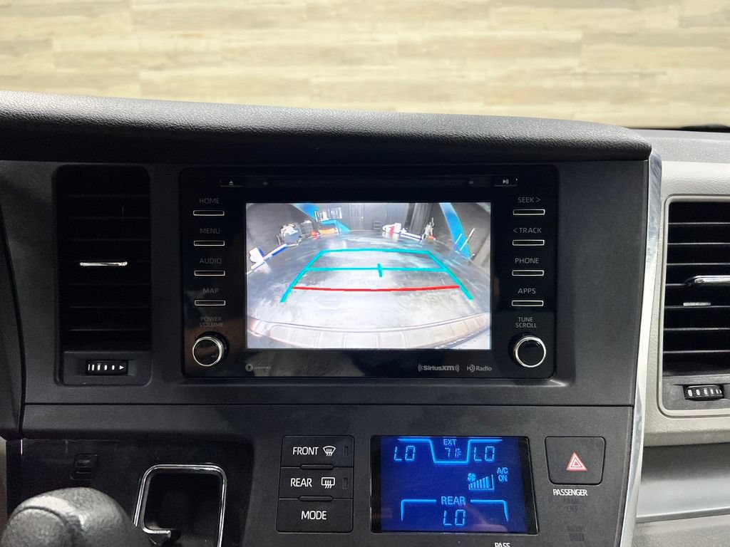 Used 2019 Toyota Sienna LE FWD image 11
