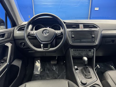 Used 2020 Volkswagen Tiguan SE image 26