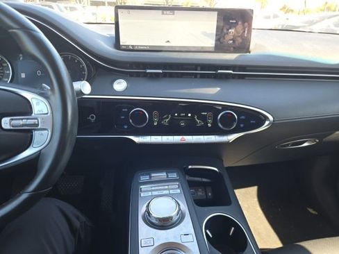 Used 2025 Genesis GV70 2.5T image 13