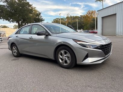 Used 2023 Hyundai Elantra SE w/ Cargo Package