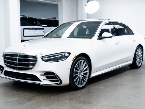 Used 2023 Mercedes-Benz S 580 4MATIC Sedan image 3