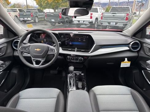Used 2026 Chevrolet Trax LT w/ Driver Confidence Package image 12
