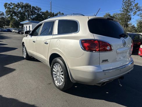 Used 2011 Buick Enclave CXL image 6