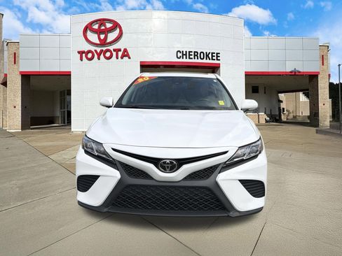 Used 2020 Toyota Camry SE w/ Audio Package image 2