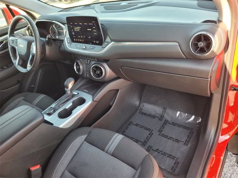 Certified 2024 Chevrolet Blazer LT w/ Convenience Package image 18