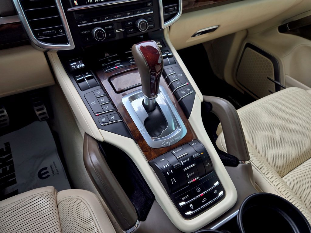 Used 2011 Porsche Cayenne Turbo AWD/4WD image 25