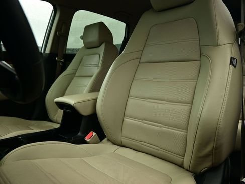 Used 2019 Honda CR-V Touring image 24