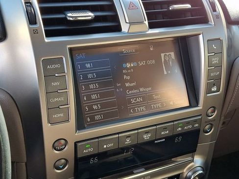 Used 2015 Lexus GX 460 image 24