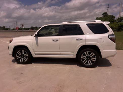Used 2015 Toyota 4Runner Limited image 4