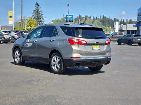 Used 2019 Chevrolet Equinox LT w/ Sun & Navigation Package FWD image 4