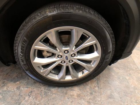 Certified 2023 Ford Explorer XLT w/ Equipment Group 202A AWD/4WD image 9