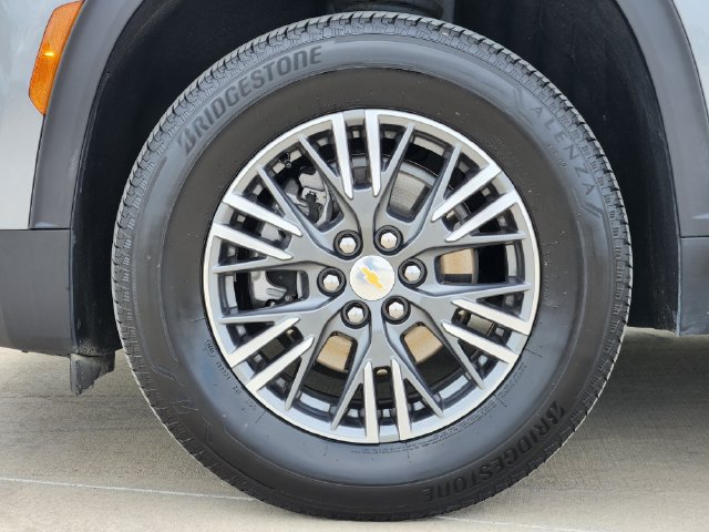 Used 2026 Chevrolet Traverse LT w/ Driver Confidence Package FWD image 11