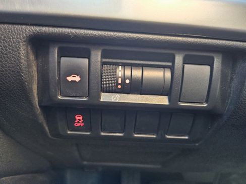 Used 2015 Subaru Legacy 2.5i Premium w/ Moonroof Package image 14