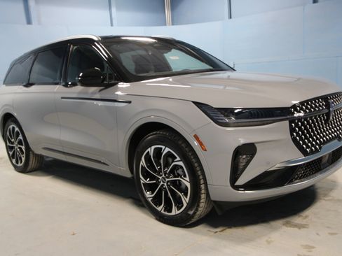 New 2026 Lincoln Nautilus Reserve image 1