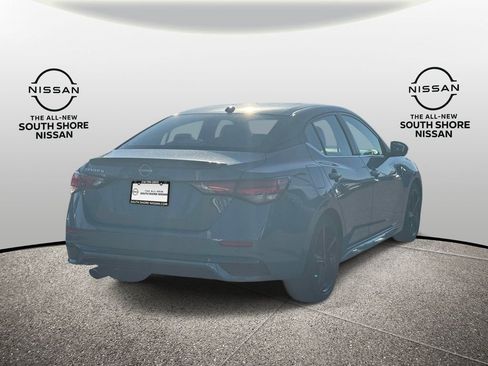Used 2025 Nissan Sentra SR w/ SR Premium Package image 5