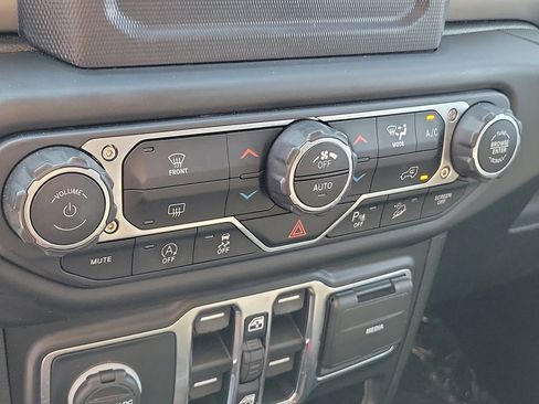 Used 2020 Jeep Wrangler Unlimited Sport AWD/4WD image 33