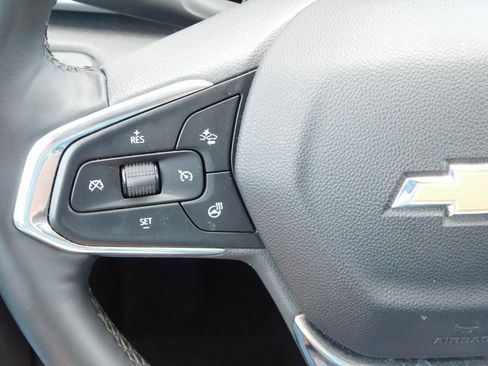 Used 2025 Chevrolet Trax LT w/ LT Convenience Package FWD image 27