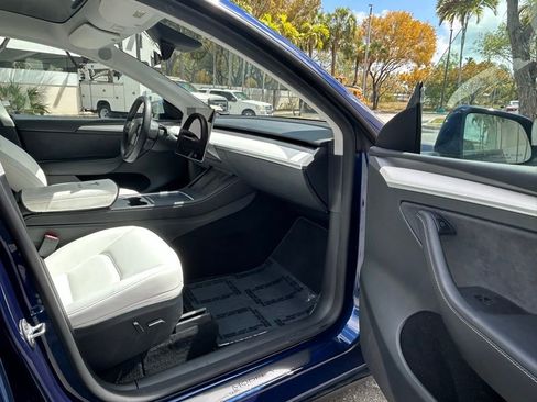 Used 2023 Tesla Model Y Performance image 30