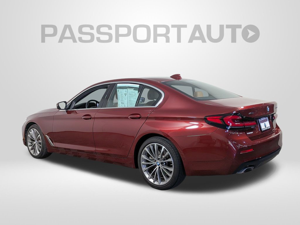 Certified 2023 BMW 530i xDrive w/ Premium Package AWD/4WD image 3