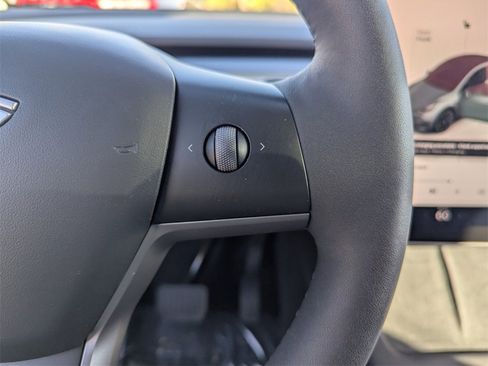 Used 2023 Tesla Model Y Long Range image 29