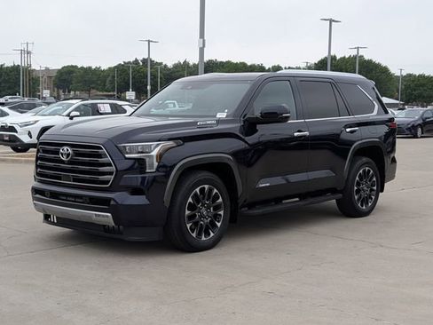 Used 2025 Toyota Sequoia Limited AWD/4WD image 9