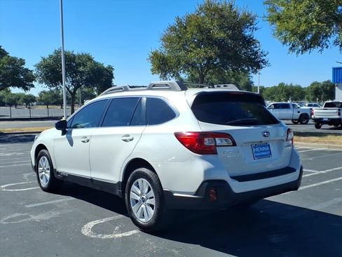 Used 2019 Subaru Outback 2.5i AWD/4WD image 7