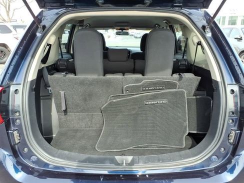 Used 2020 Mitsubishi Outlander ES image 10